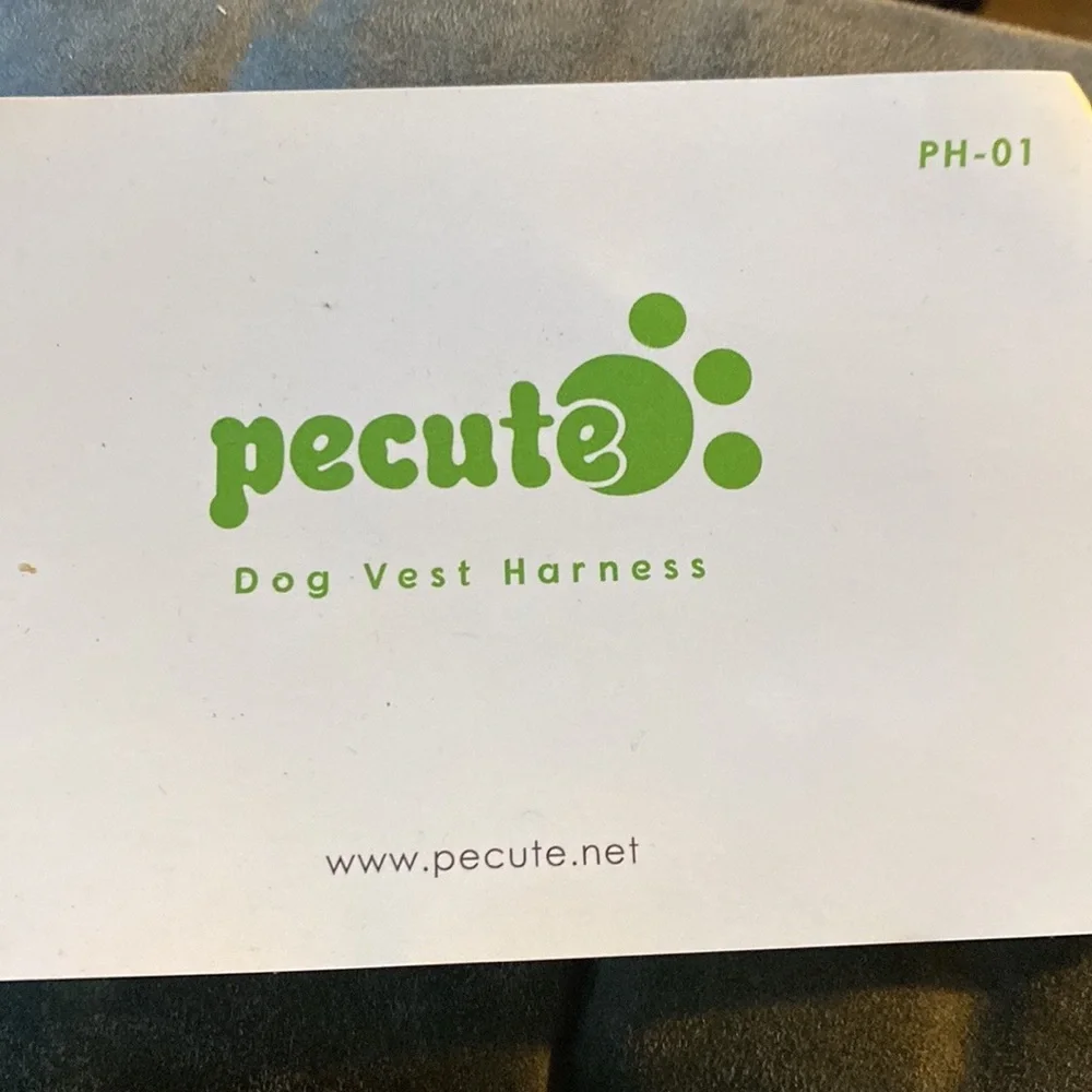NEW Pecute Dog Training Harness Vest Size Medium Reflective No Choking, no Pull.
